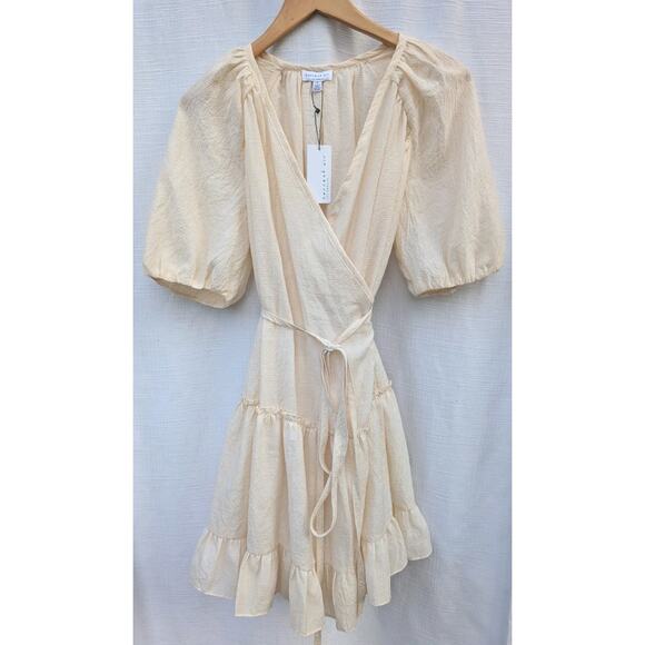 Current Air Dresses & Skirts - Current Air Women's Nunda Puff Sleeve Tiered Wrap Dress Size S Creamy Peach NWT